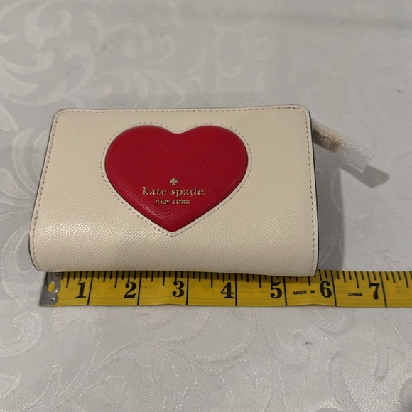 ♠️Kate spade Madison Puffy Heart Medium Bifold Wallet. - Picture 10 of 12